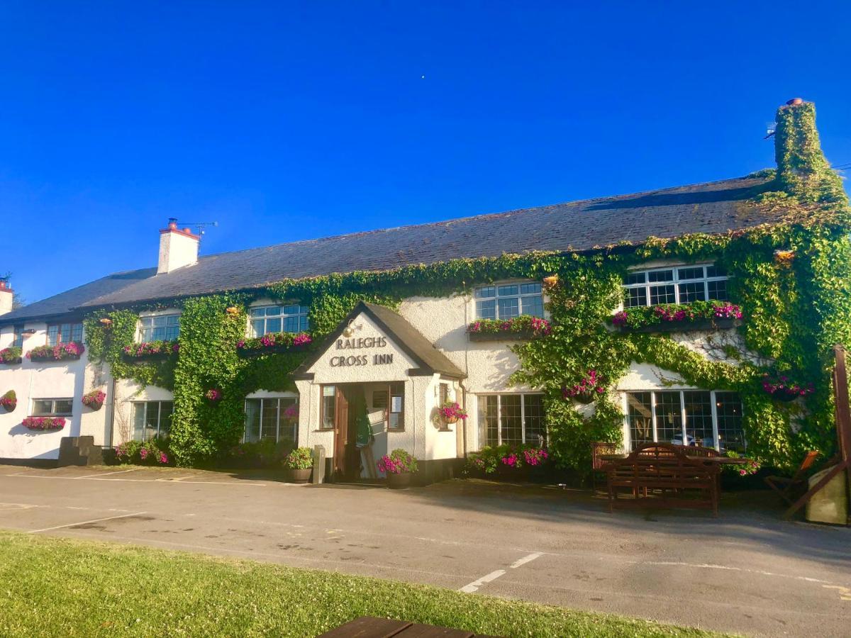 Raleghs Cross Inn Clatworthy Eksteriør billede
